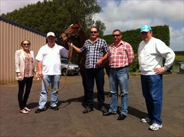 Clare, Wayne, Greg, Michael and Frank with the Pentire x Special Jade gelding in NZ