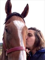@Golden Slipper winner Mossfun enjoying a selfie with @taniarouse while enjoying her spell