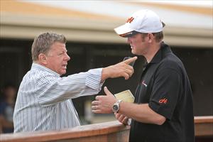Michael talks with renowned breeder Ron Gilbert (photo by www.sportpix.com.au)