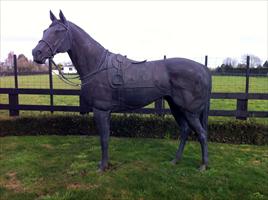 Statue of Melbourne Cup Winner 'Ethereal' at Pencarrow Stud