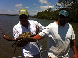Steve Allam and Brett Gilbert with a Mud Crab