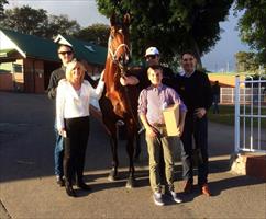 Winners are grinners! Alan Bell and his family with Deep Field after his win. Congrats to Kiaora Stud