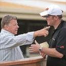 Michael talks with renowned breeder Ron Gilbert (photo by www.sportpix.com.au)