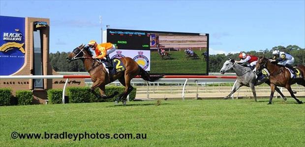 Military Machine - Wyong - 06/04/2017